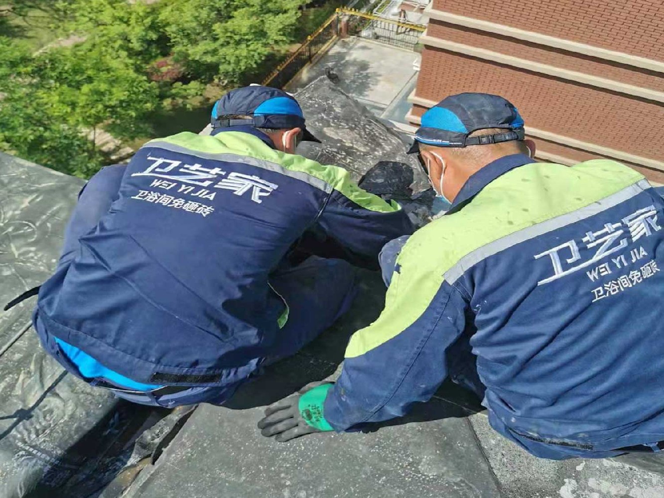 滨江附近防水补漏师傅电话号码，24小时上门维修服务
