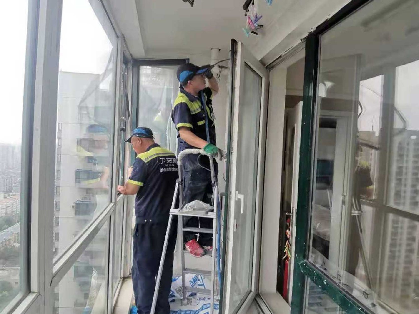 滨江阳台漏水维修